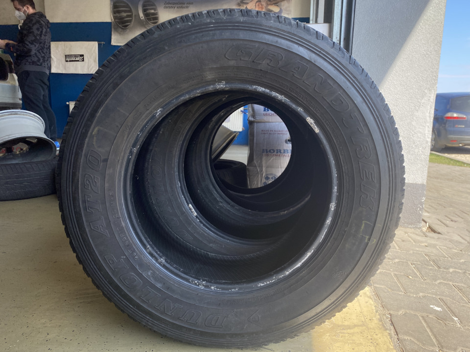 Нова гума Dunlop АТ20 Grandtek 5
