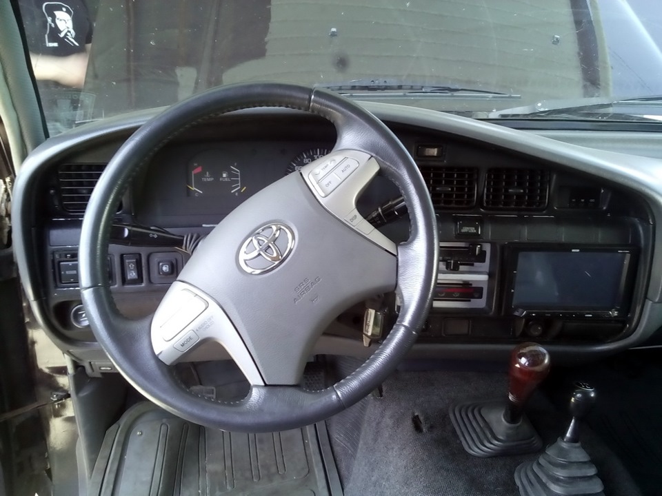 Руль Toyota Camry xv40 з кнопками. Остаточний вигляд. 1
