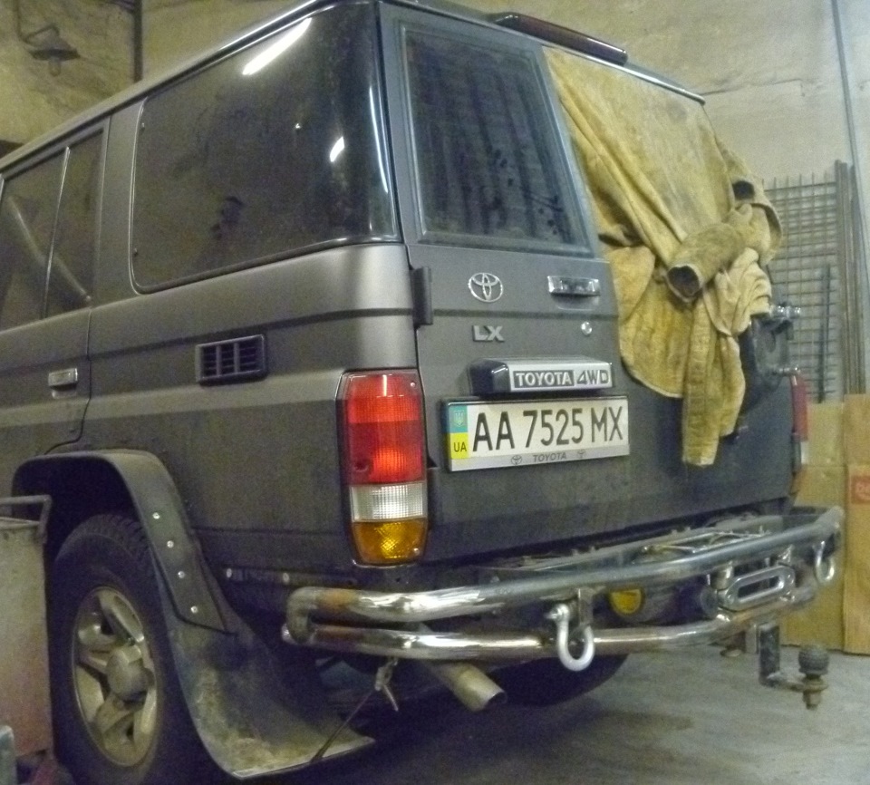 Бампер задній 5