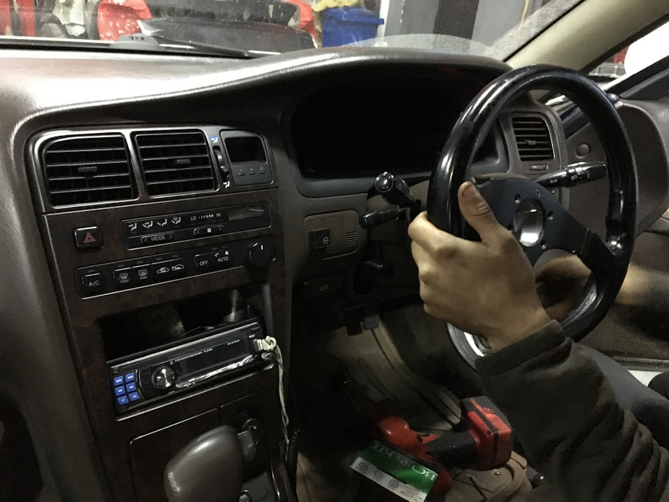 16. Установка спортивного керма MOMO Corse 5