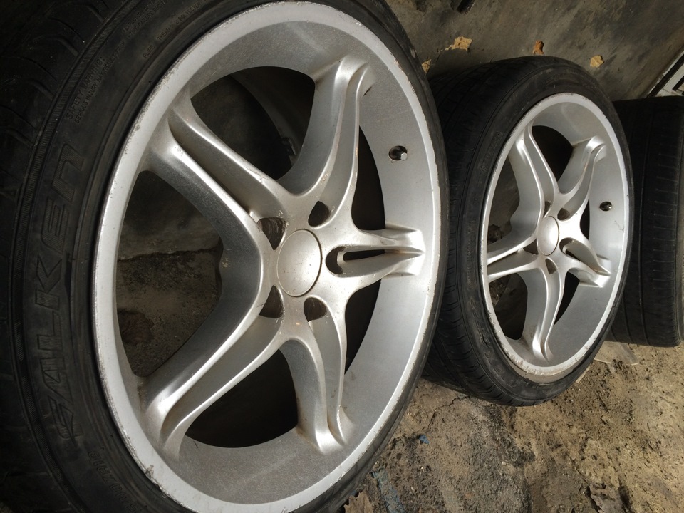 5. Диски r18 Advan VS5. 1