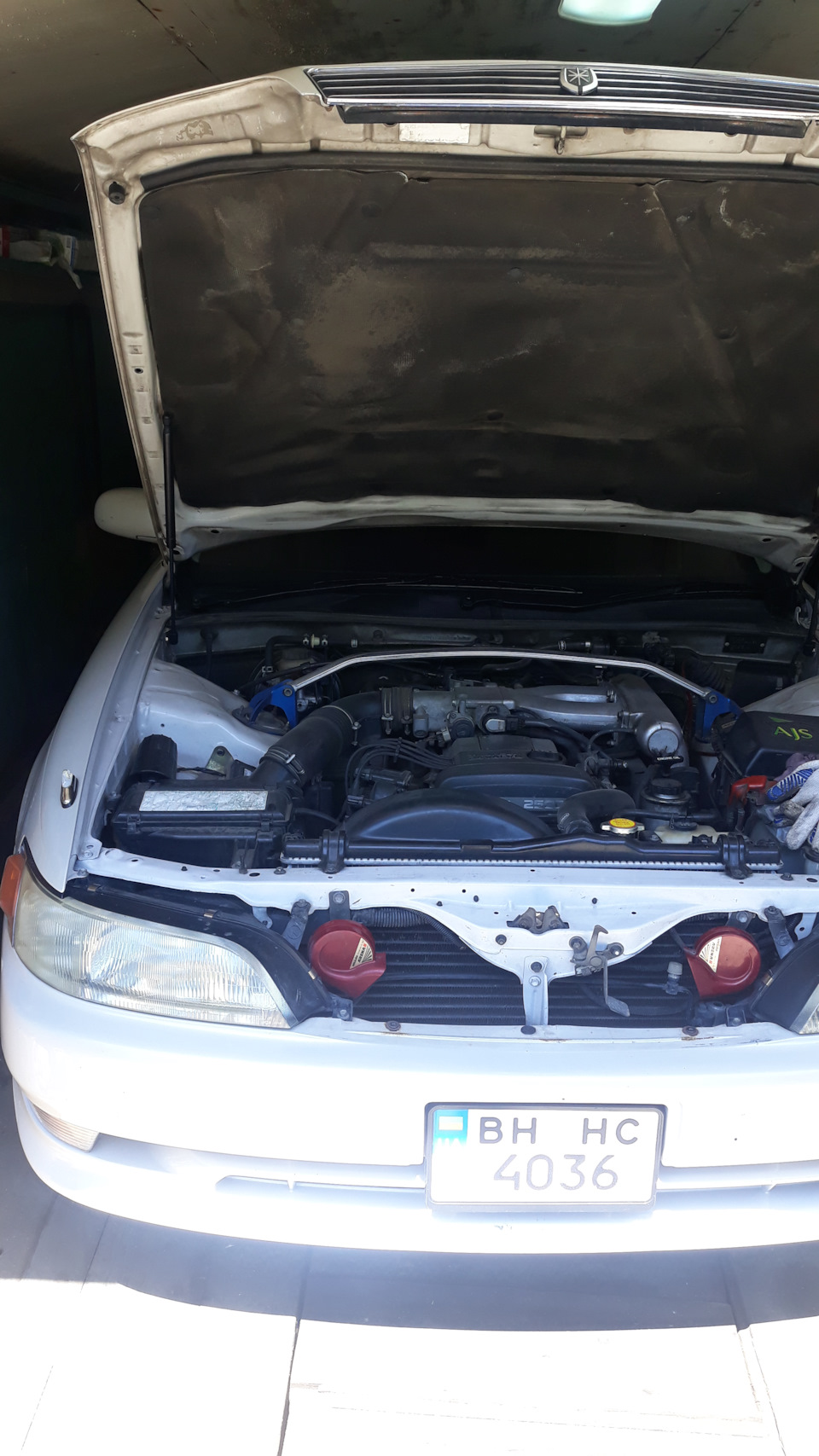Газові упори капота jzx90 1