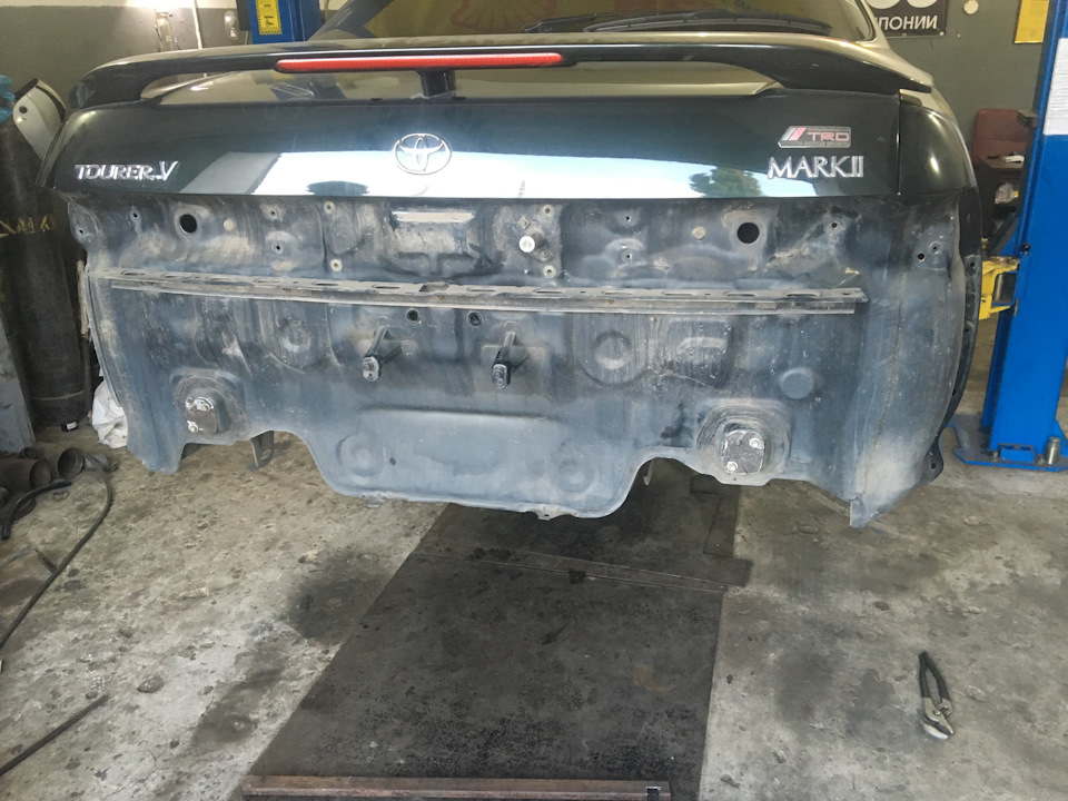 Піддомкратник задньої осі jzx90) 4