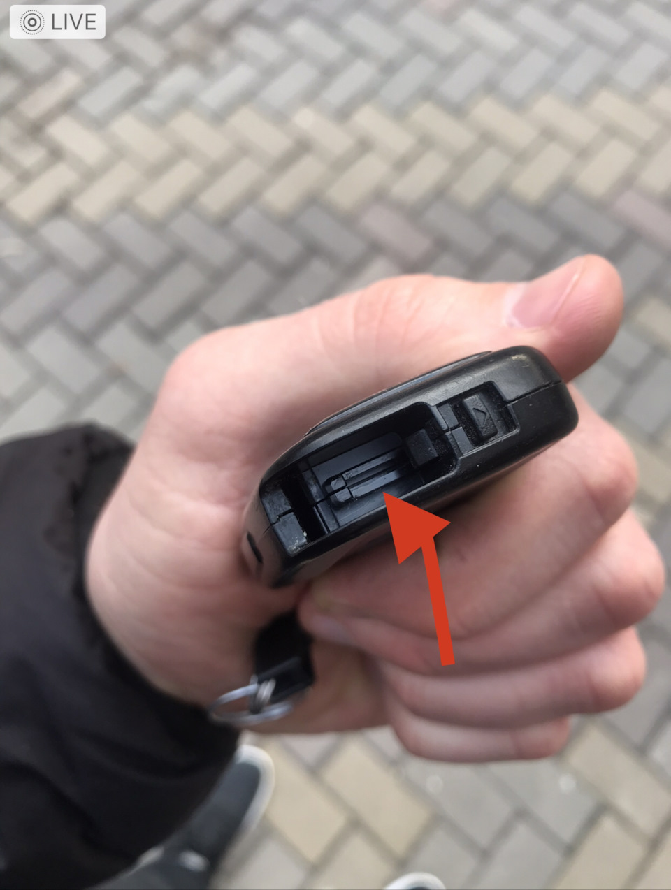 Заміна батарейки ключа Toyota Prius 50 3