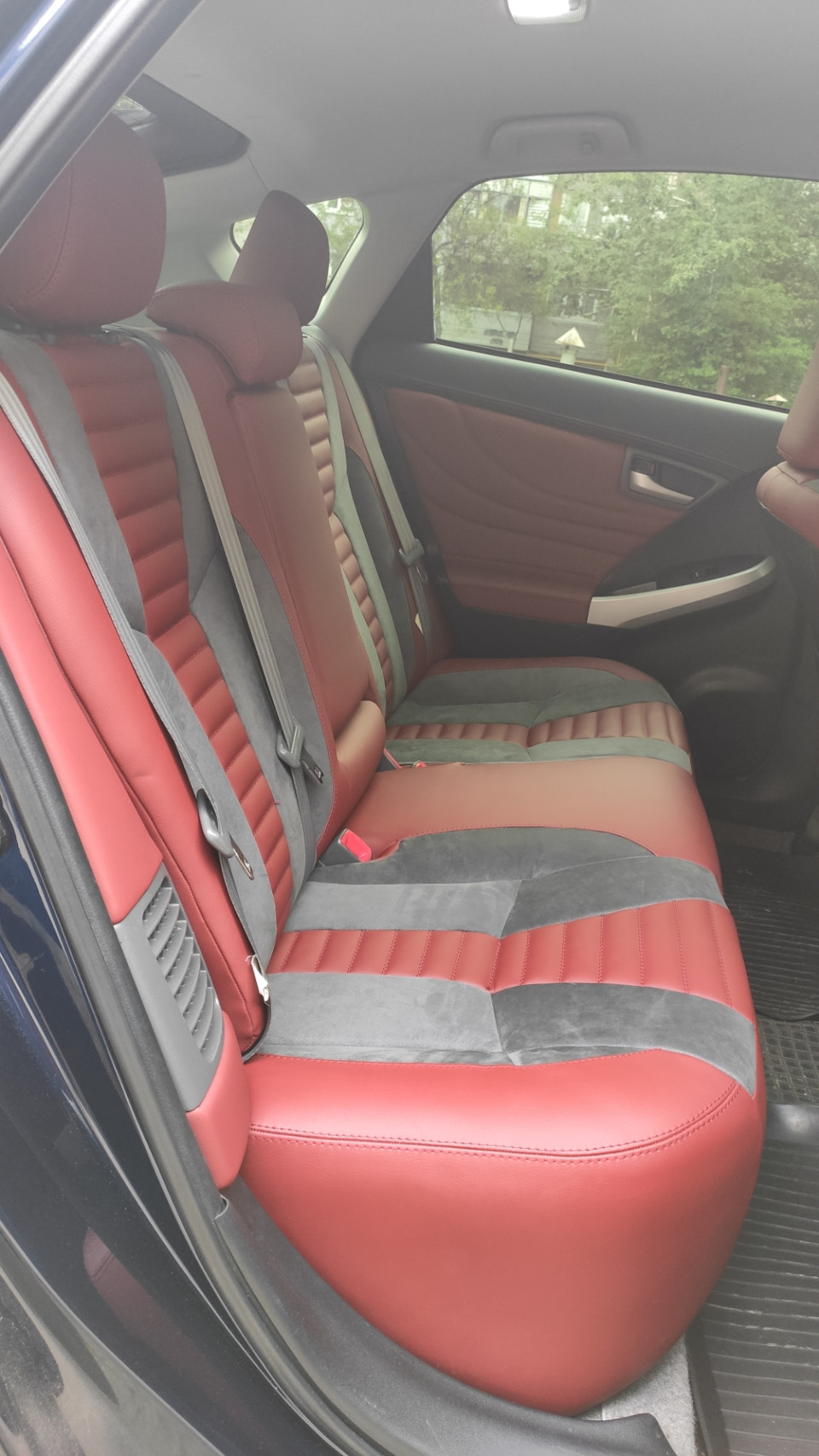 Шкіряний салон Prius 2