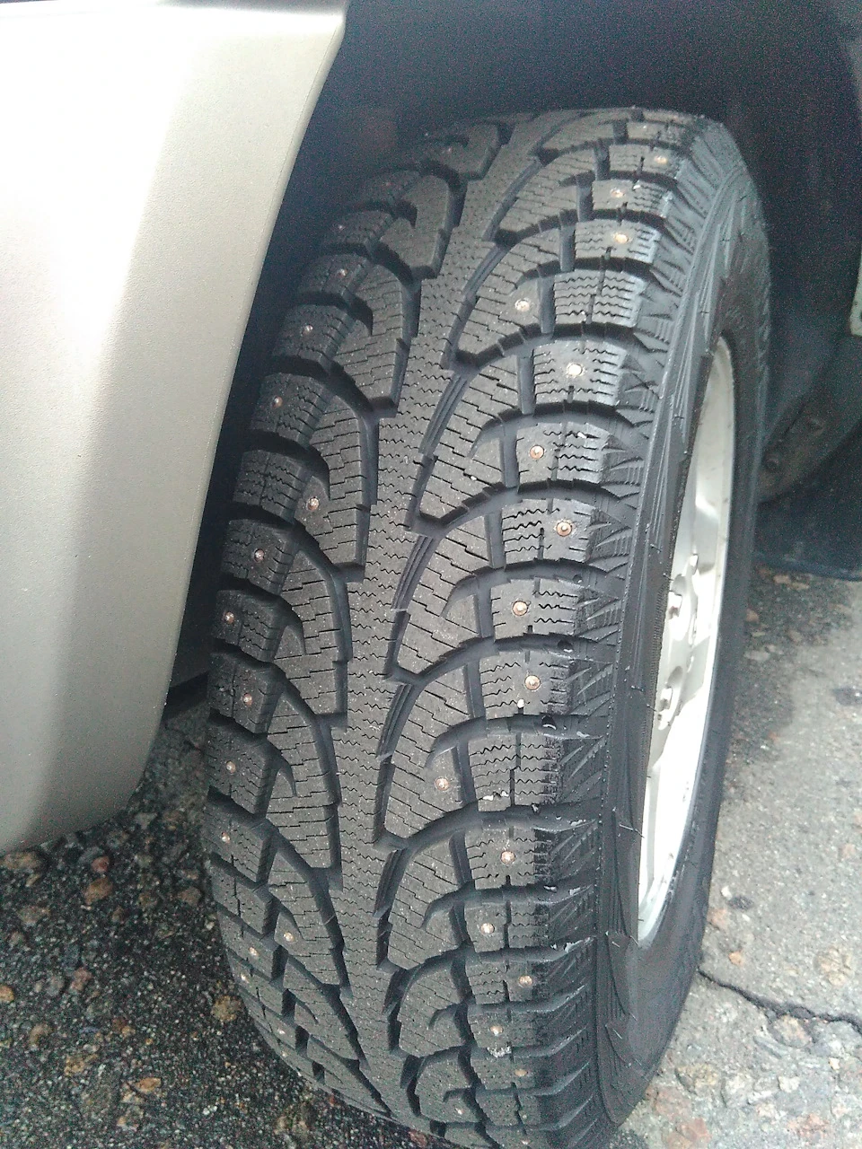 Зимова гума 225/70 R16 Hankook i*Pike RW 11 SHIPS