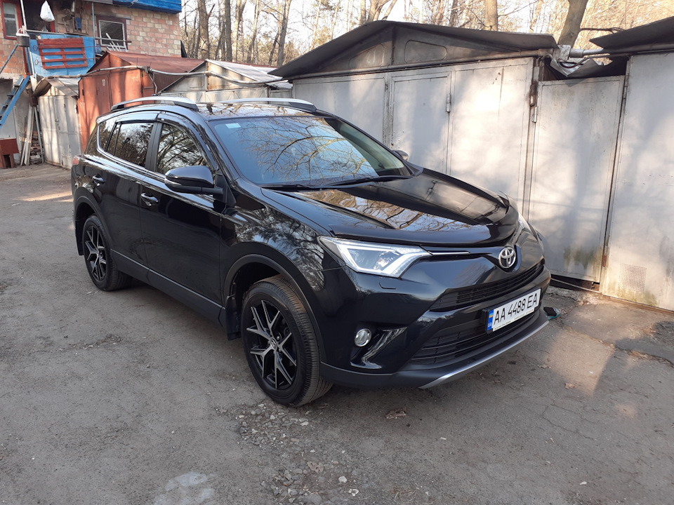 Дефлектор капота та вікон 2