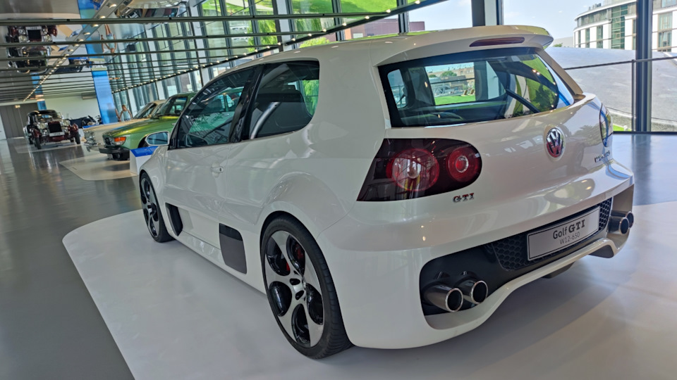 Музей авто AUTOSTADT у WOLFSBURG 3