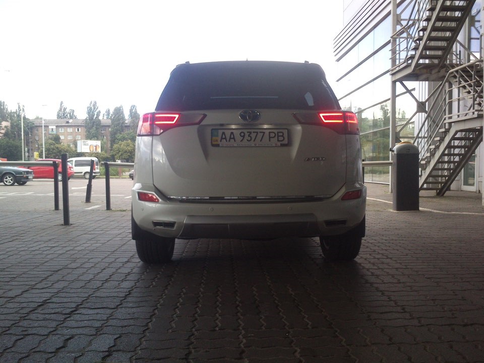 Змінили вихлоп RAV 4 1