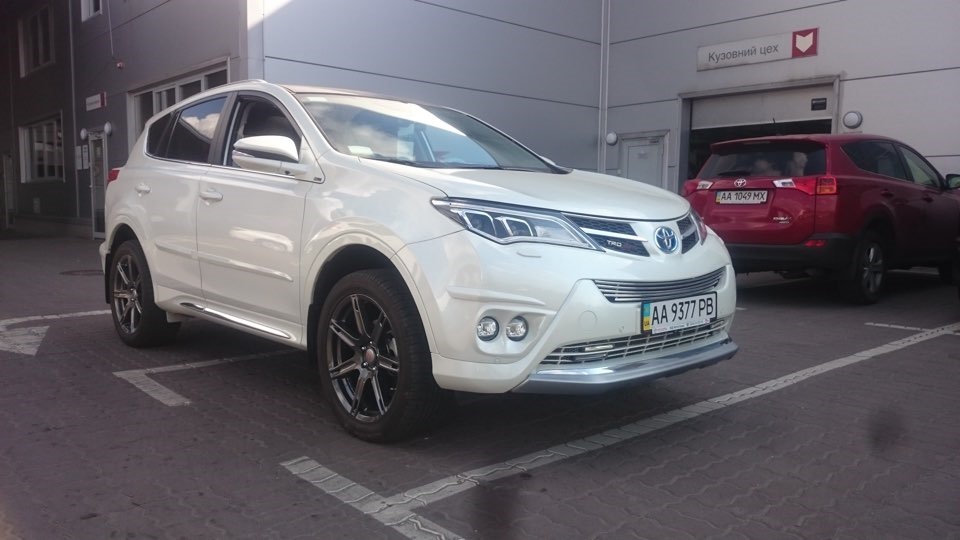 Нові фари для RAV 4 4