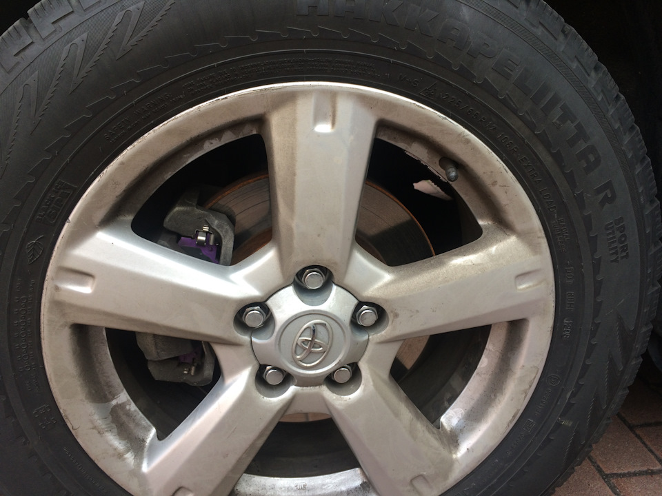 Перевзувся Nokian Hakkapeliitta R Sport Utility 225/65 R17 1