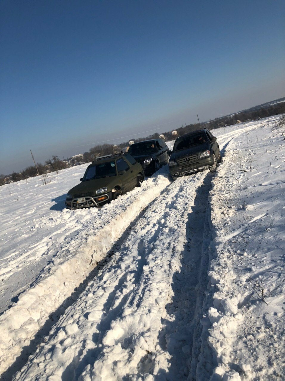 Вирішили проїхатися, перевірити околиці 3