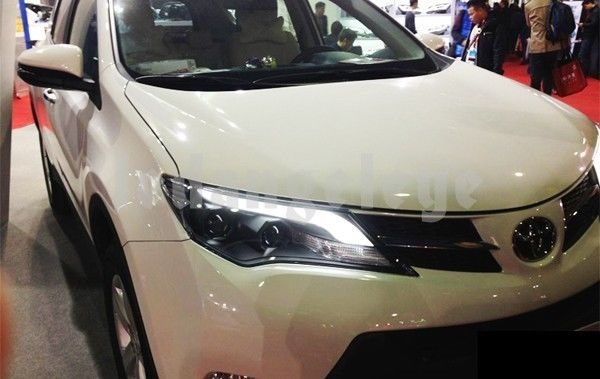 Світлодіодні фари на RAV-4 3