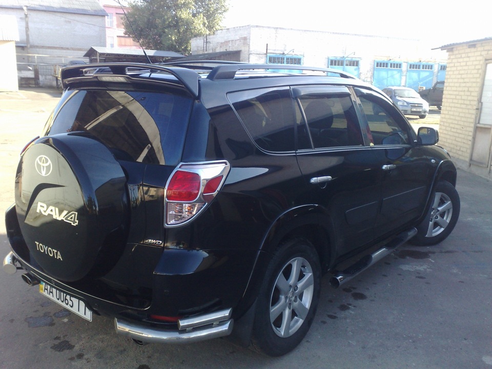 Установка заднего спойлера на RAV-4… 3