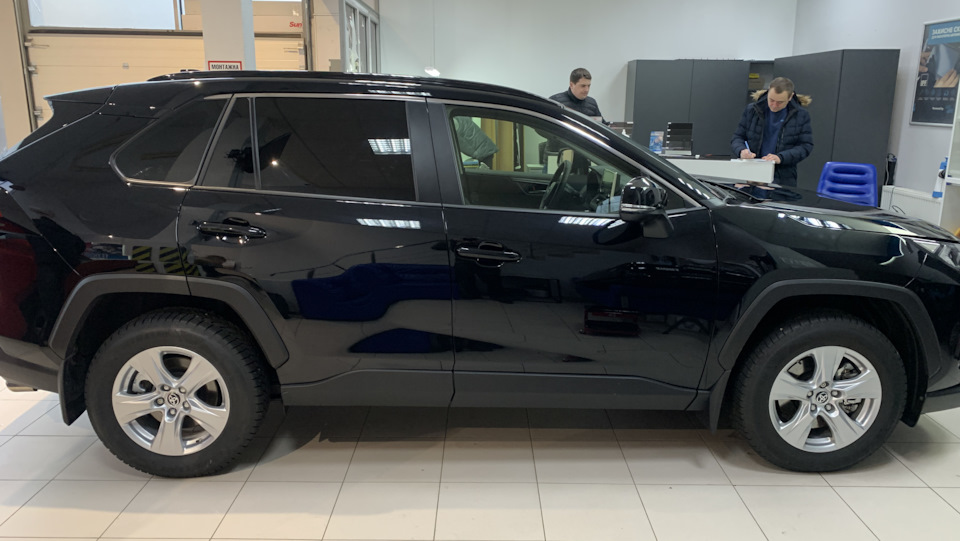 Євротонування скла + захист авто плівкою 1