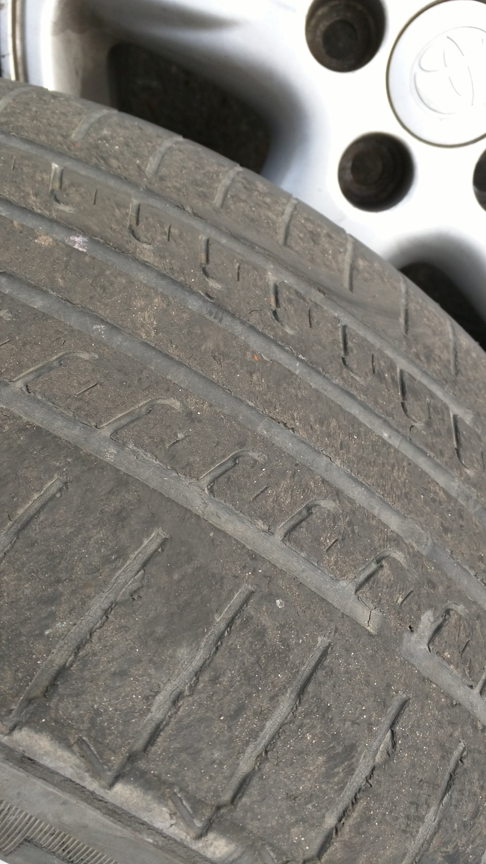 Прощальна пісня літньої гуми NEXEN CP641 1