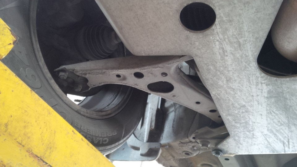 У якому стані дно авто при пробігу 303000 км 3