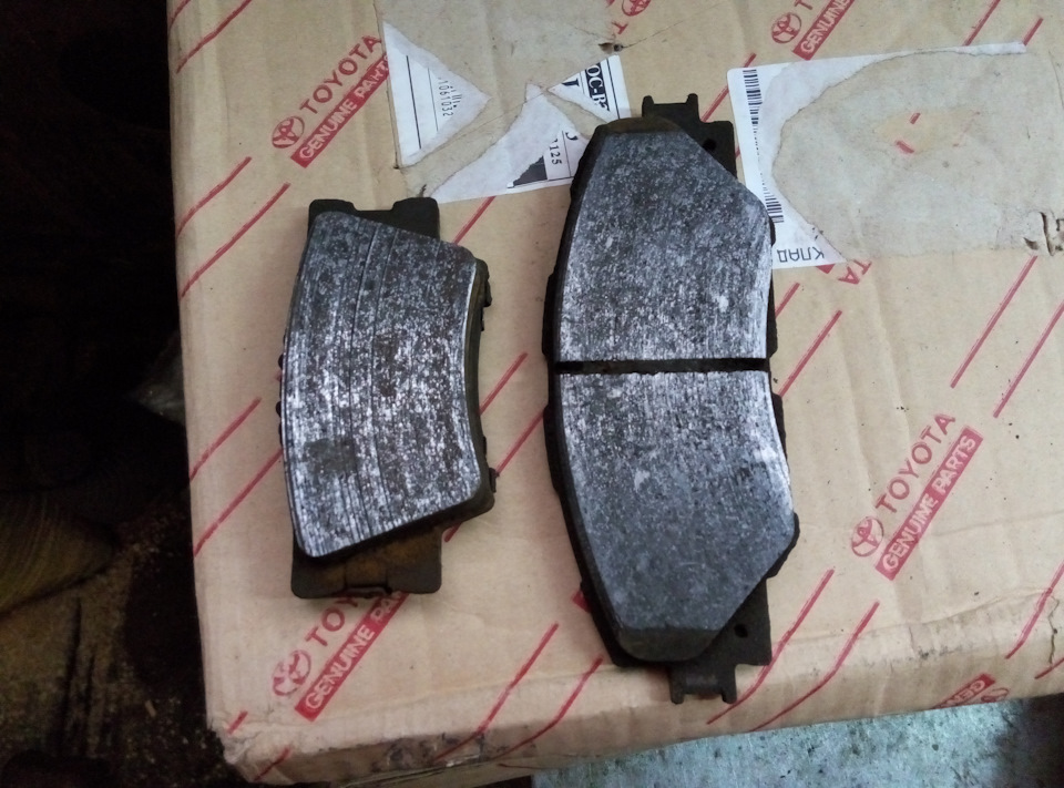 Заміна гальмівних дисків та колодок 1