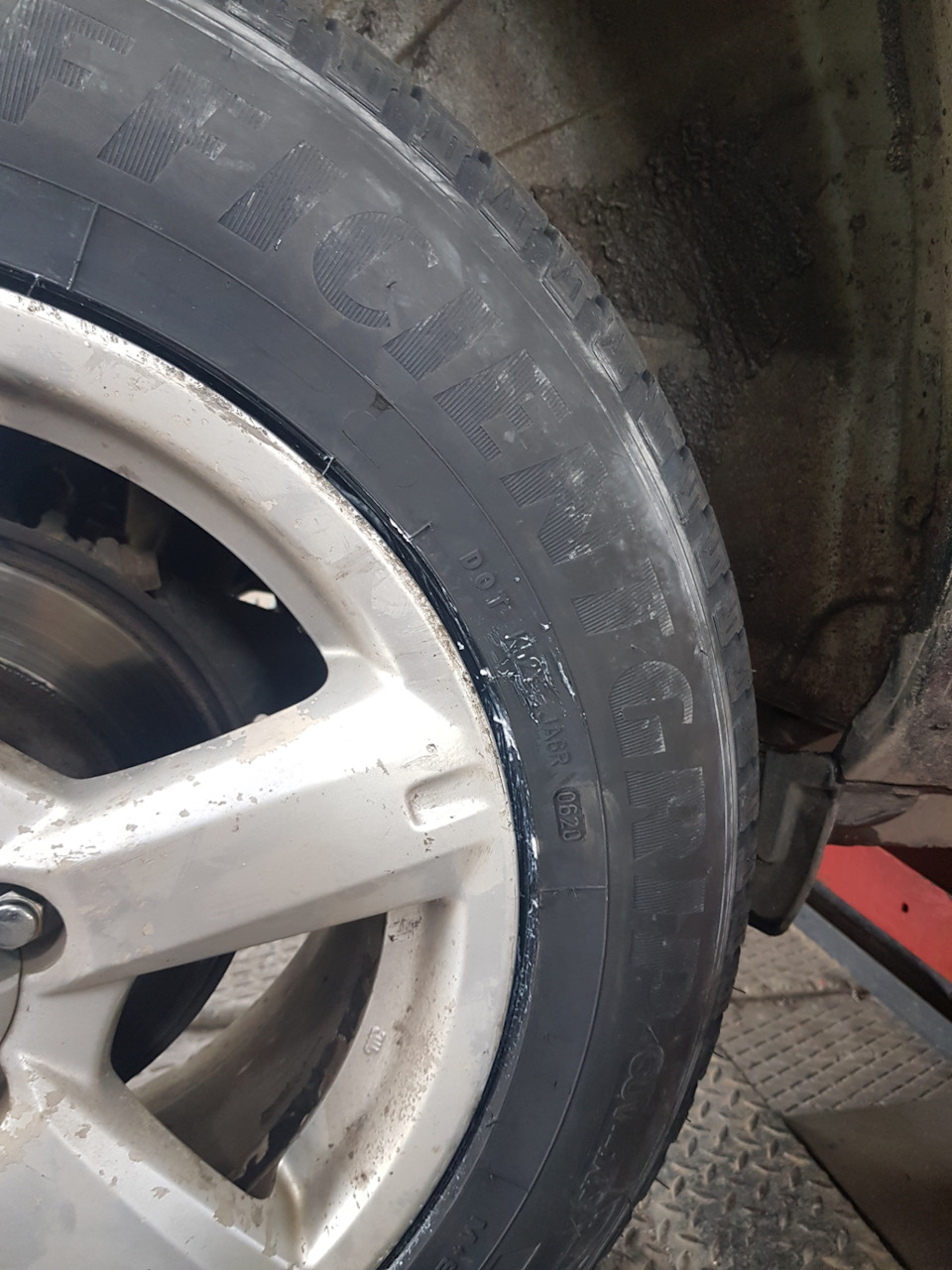 Goodyear EfficientGrip SUV 5