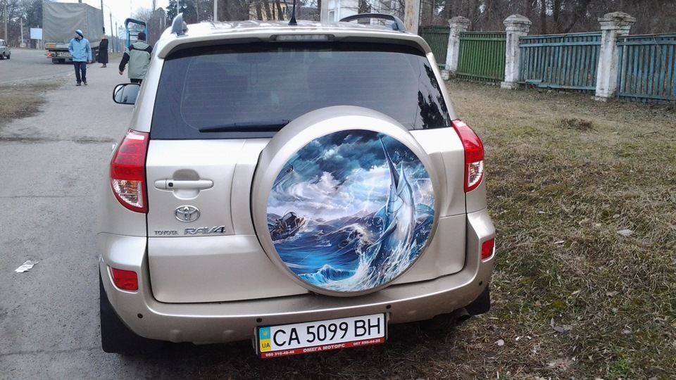 Заміна малюнка на кришці запасного колеса 1
