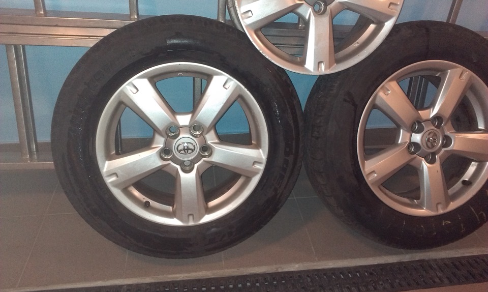 Продам оригінальні диски з гумою R17 ціна знижена 4