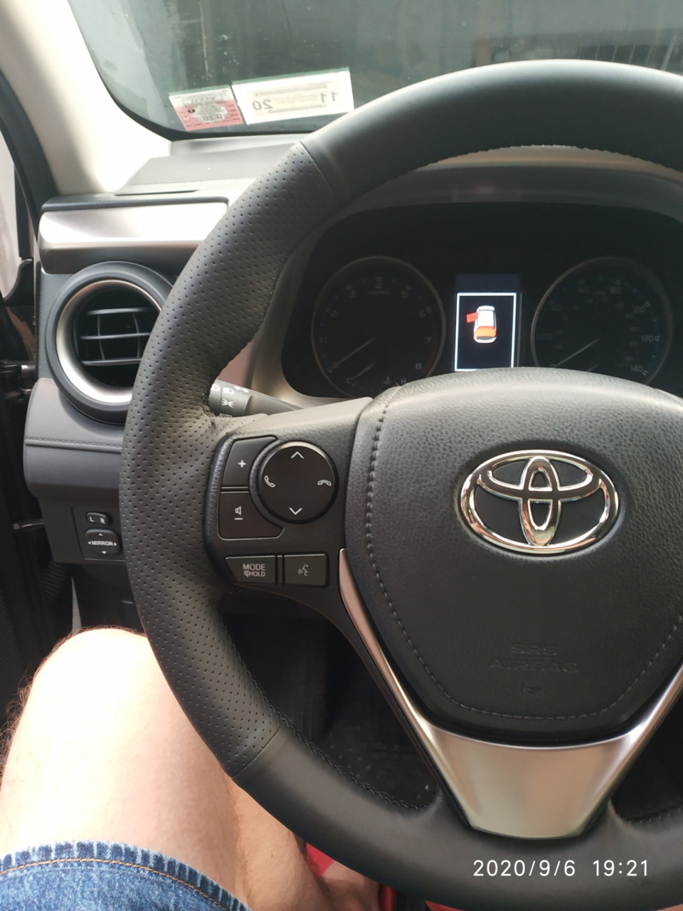 Шкіряне кермо для Toyota RAV4 LE 3