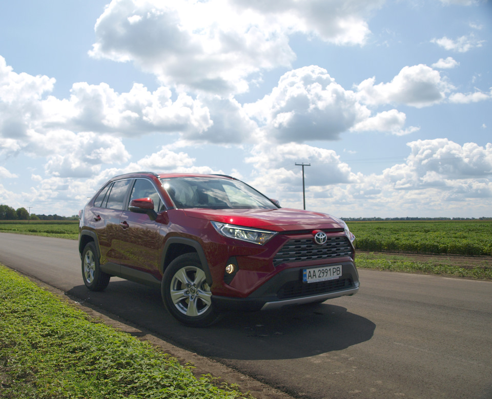 Екстер'єр Toyota RAV4. 3