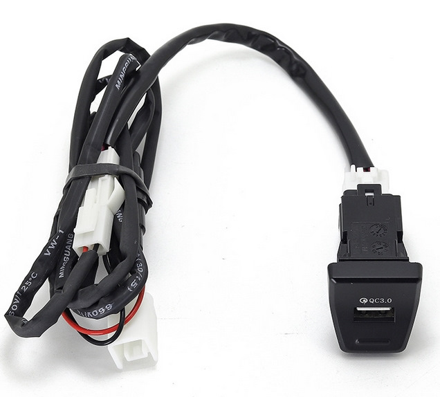 Китайський тюнінХ - 13. Додаткова USB зарядка в центральній консолі RAV4 3