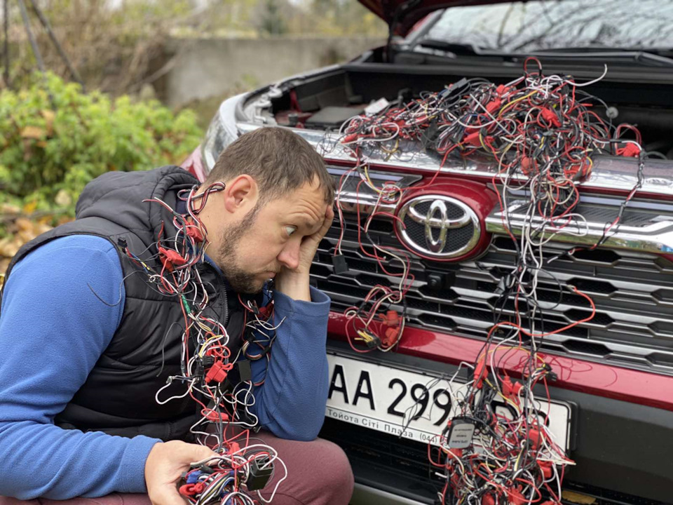 Китайський тюнінХ - 16. Встановлення камери переднього вигляду в Toyota RAV4 (xa50) 1