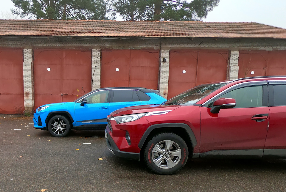 Зустріч двох RAV4 4