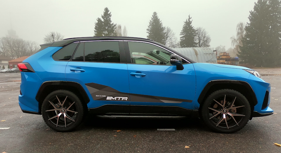 Зустріч двох RAV4 5