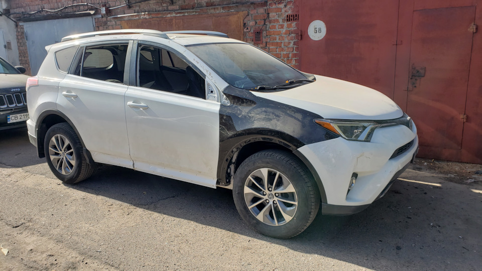 Процес ремонту Rav 4 USA 2