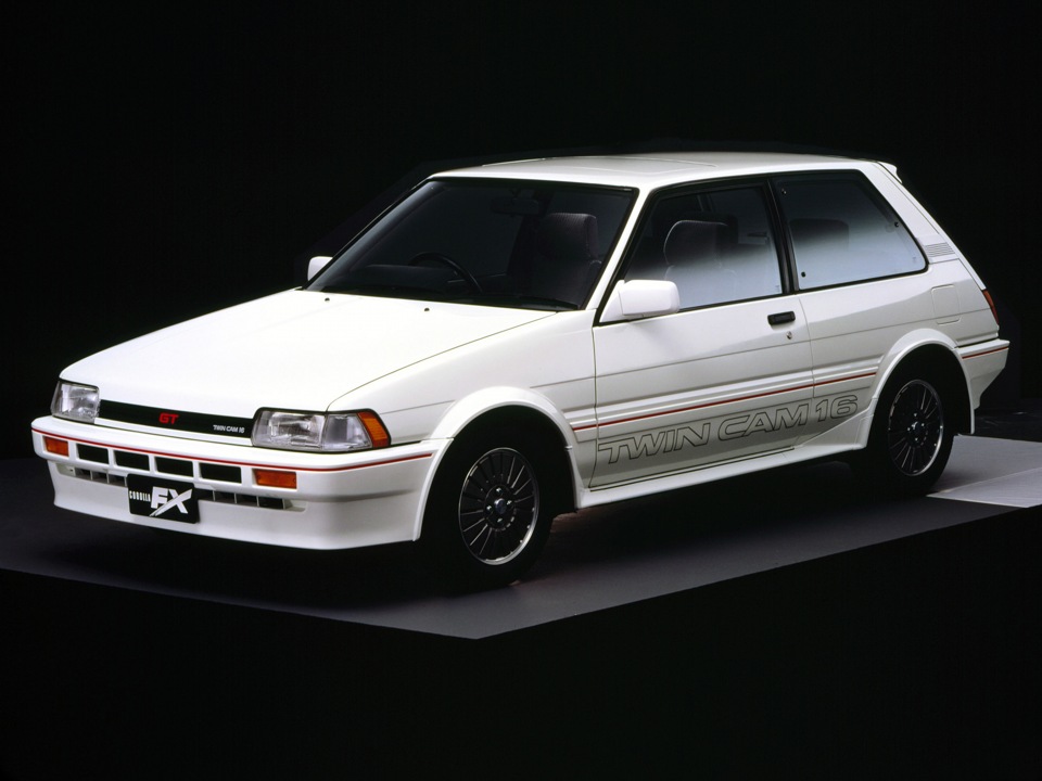 Шукаю Toyota Corolla 3-х дверна 1