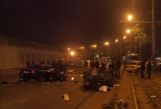 Масштабна аварія в Одесі: через п'яного водія BMW автомобілі переверталися, димилися і розбивалися насм'ятку 3