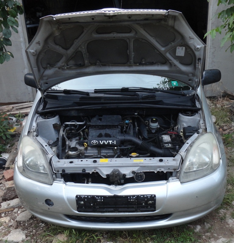 Toyota Yaris 3Д 1