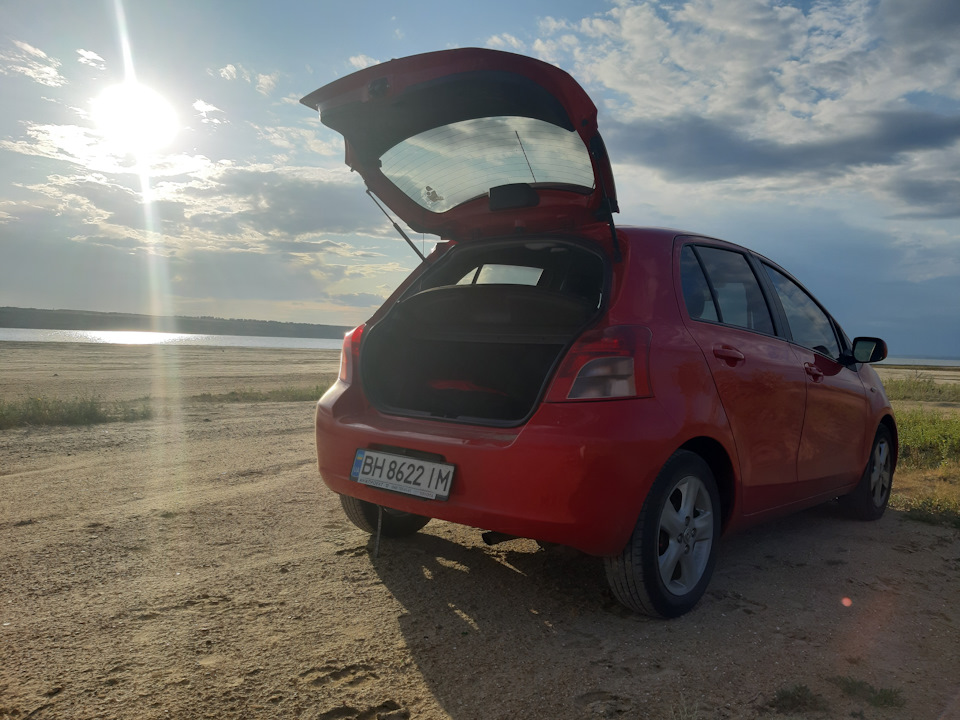Toyota Yaris їздить і просить ще) 2
