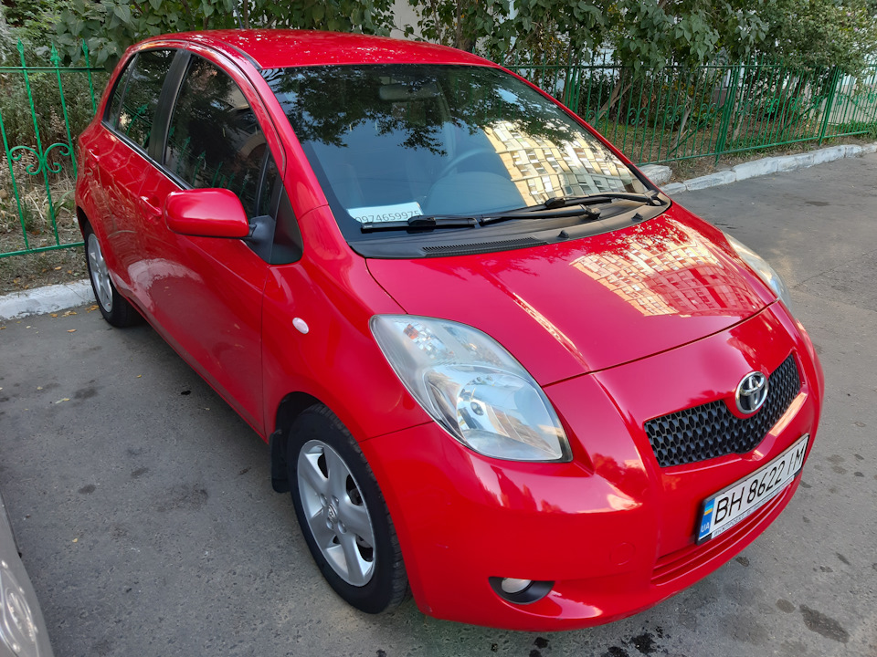 Toyota Yaris їздить і просить ще) 1