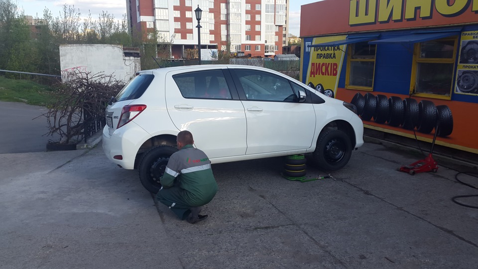 Літні ноги взуті ... 1