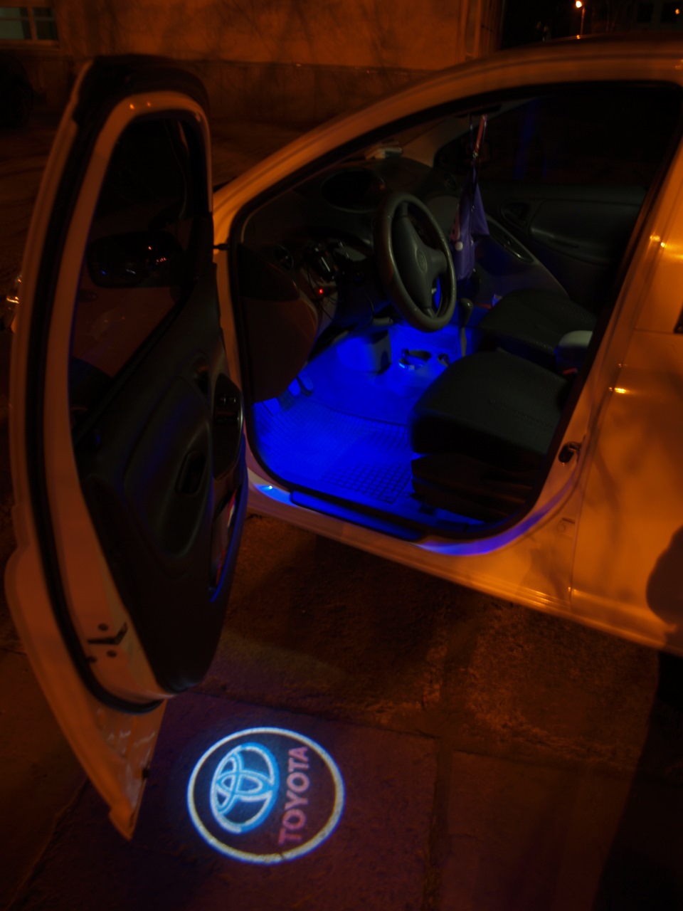 Логотип Toyota тюнінг 3