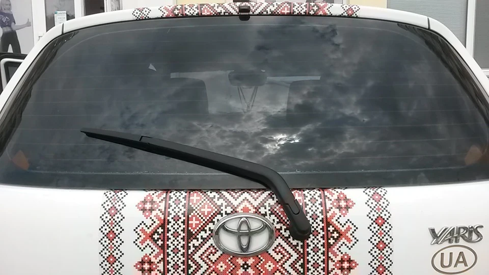 Задній двірник