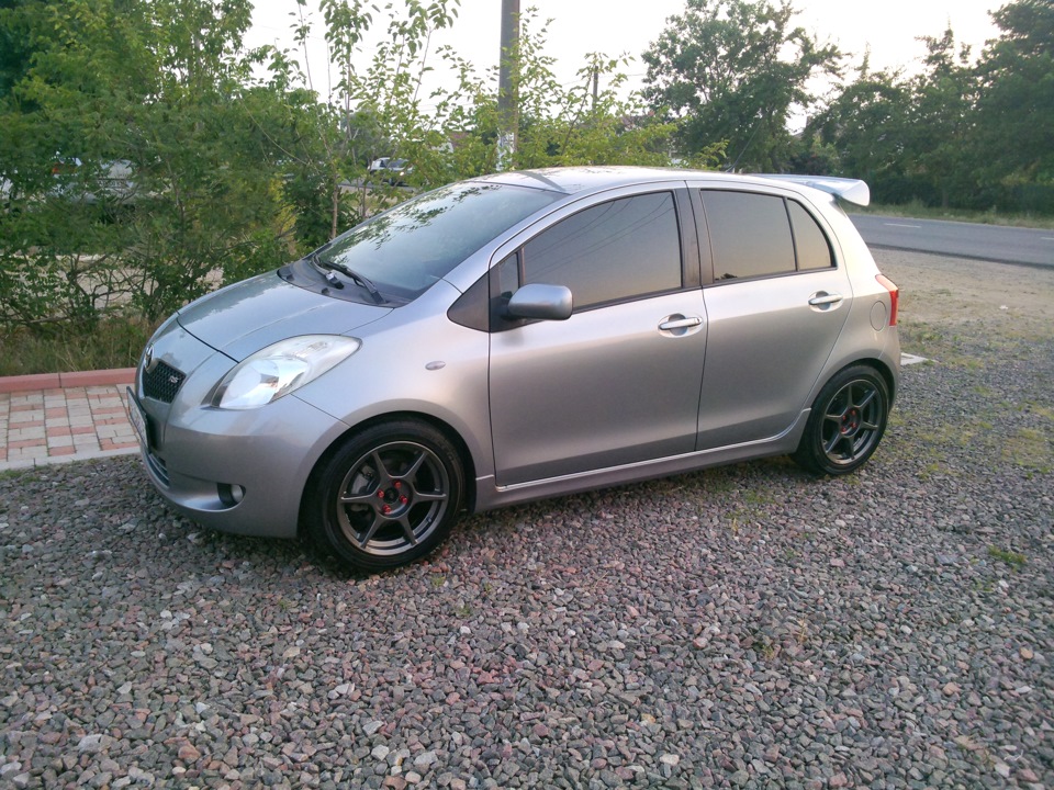 Toyota yaris buddy club p1-racing 3