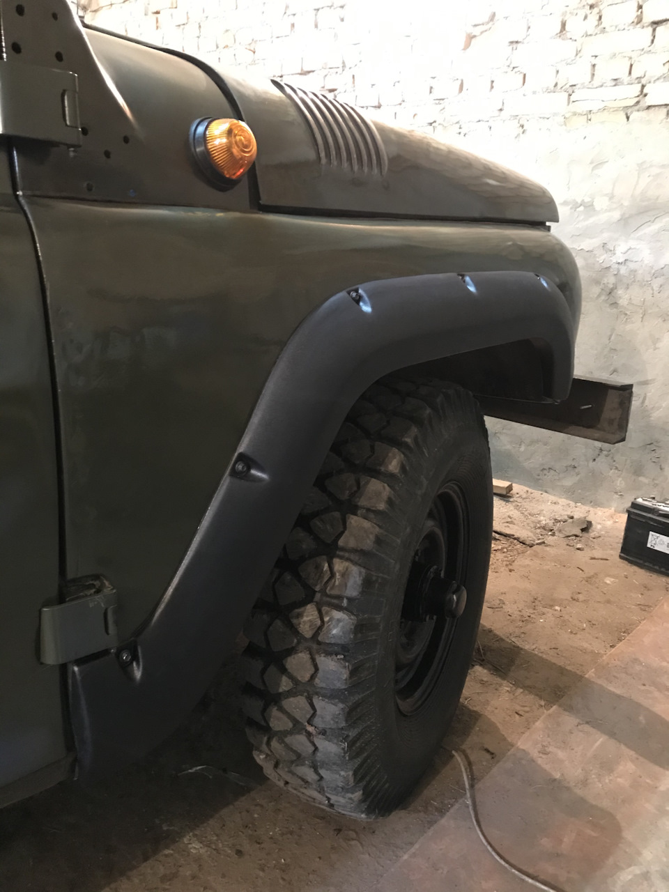 Встановив накладки/розширювачі арок. 1