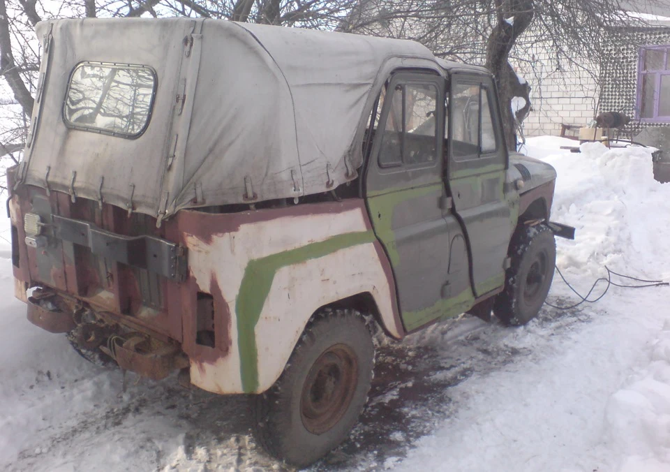 Огляд будинку та дорога.