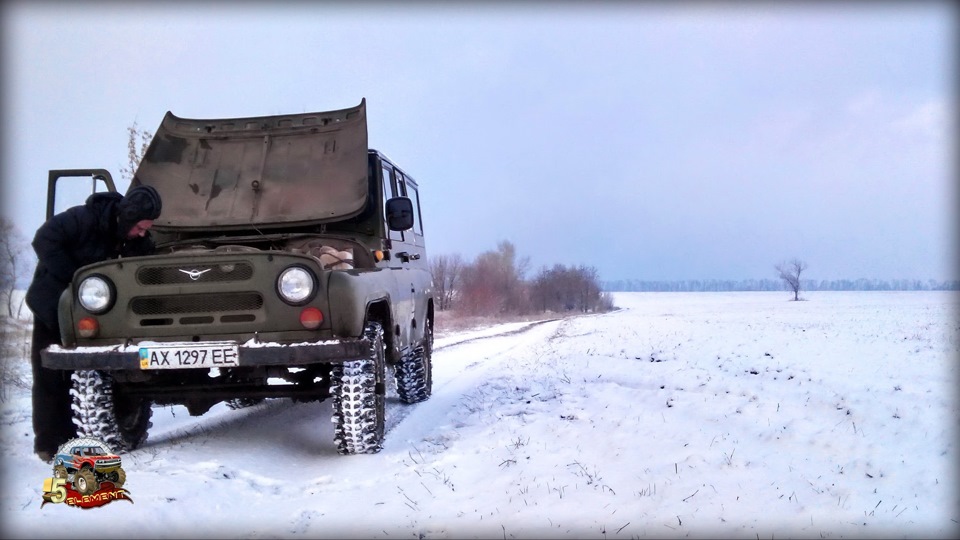 Березневий сніг на Танковій дорозі 3