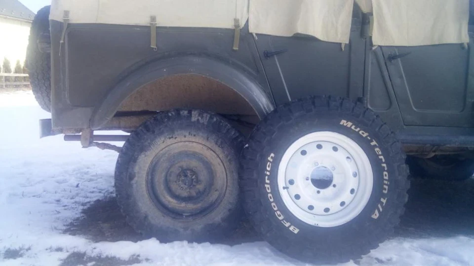 BF Goodrich 235/85/16 Mud-Terrain T/A KM2 120/116Q