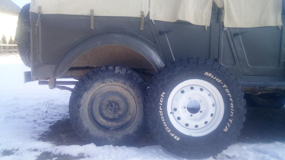 BF Goodrich 235/85/16 Mud-Terrain T/A KM2 120/116Q 1