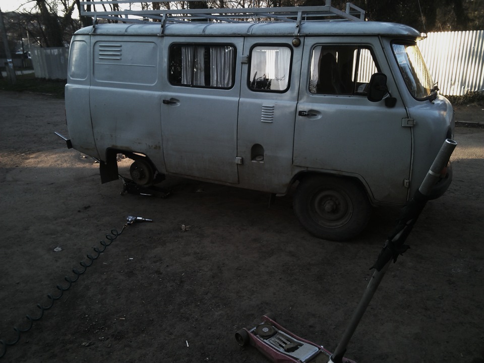 Замінили задні шини. 1