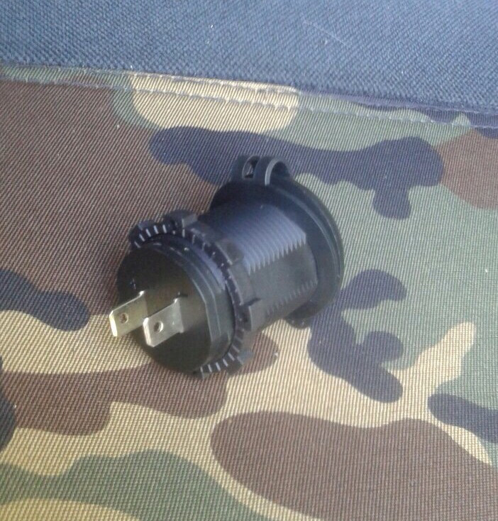 #59 USB заряджання на два входи в панель приладів 2
