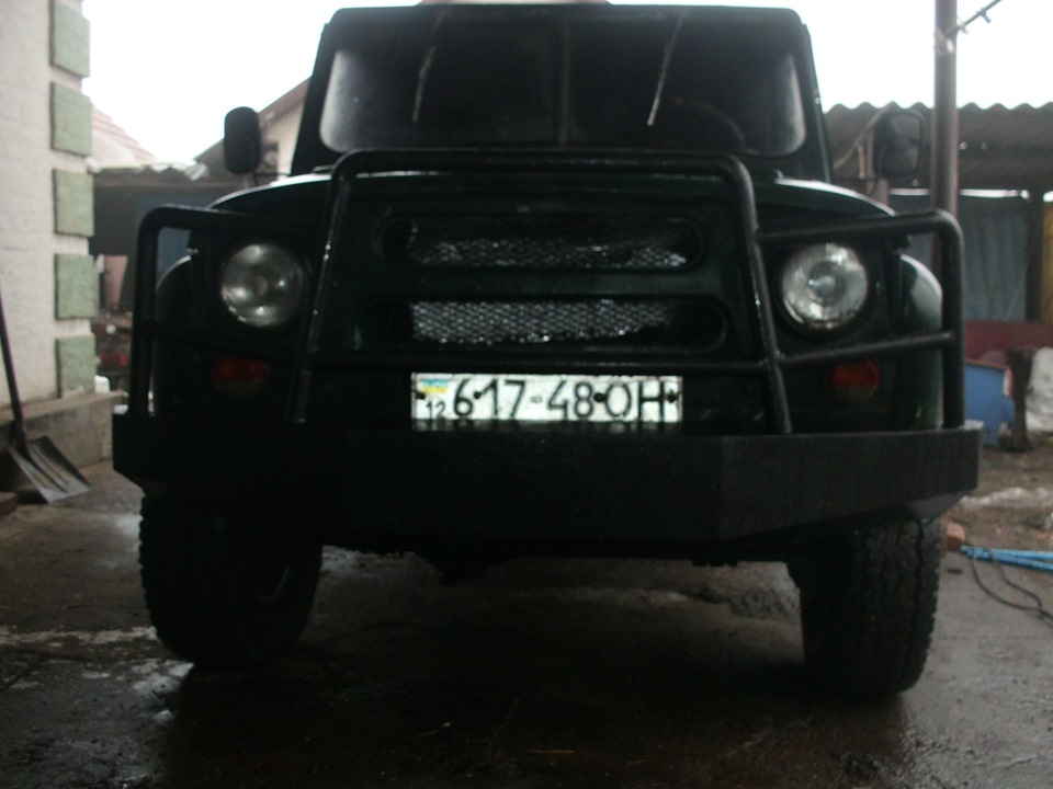 силовик на машині 2