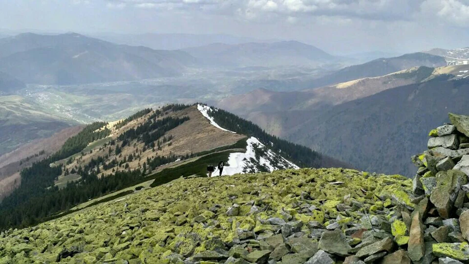 Весняні Карпати.